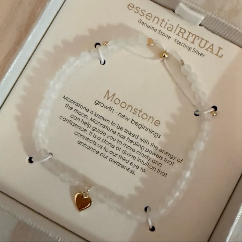 ⚡️Essential Ritual Moonstone Bracelet - Picture 3 of 3